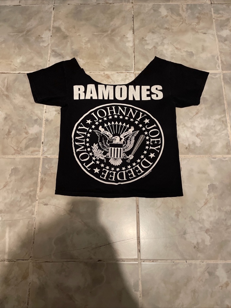 Vtg 2008 Ramones 1234 Band Tee Punk Rock T-Shirt Sz S/M Women’s Distressed